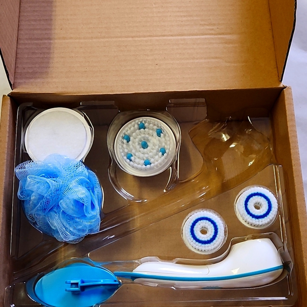 Spin spa cleansing facial brush